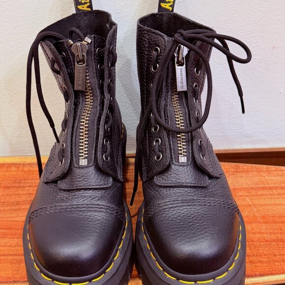 LIKE NEW! Dr Marten's Sinclair 9L - Picture 5 of 6